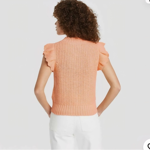 Universal Threads Round Neck Flutter Shortsleeve Crew Neck Knit Peach Sweater - Picture 2 of 7